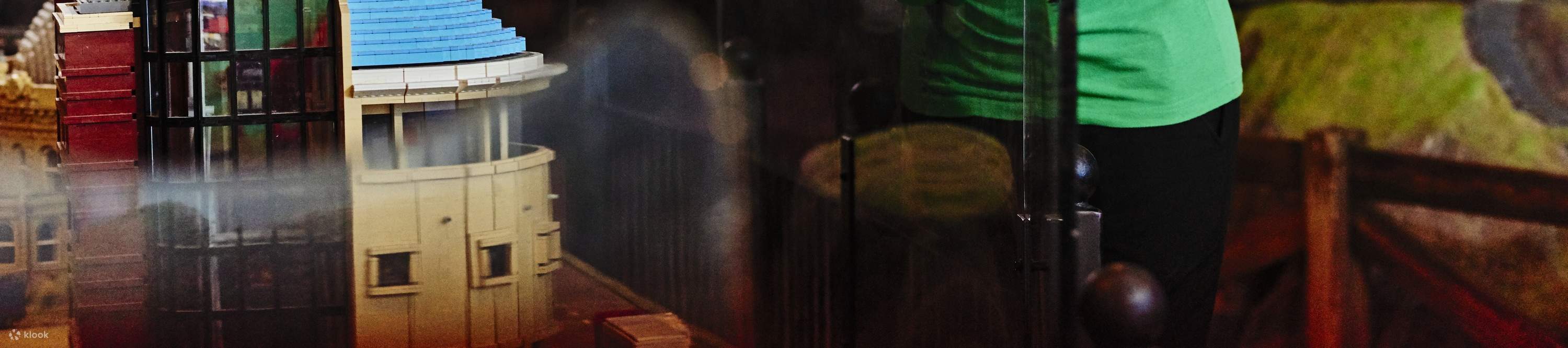 Vivez des aventures palpitantes avec des surprises et des effets spéciaux dans notre cinéma 4D passionnant.