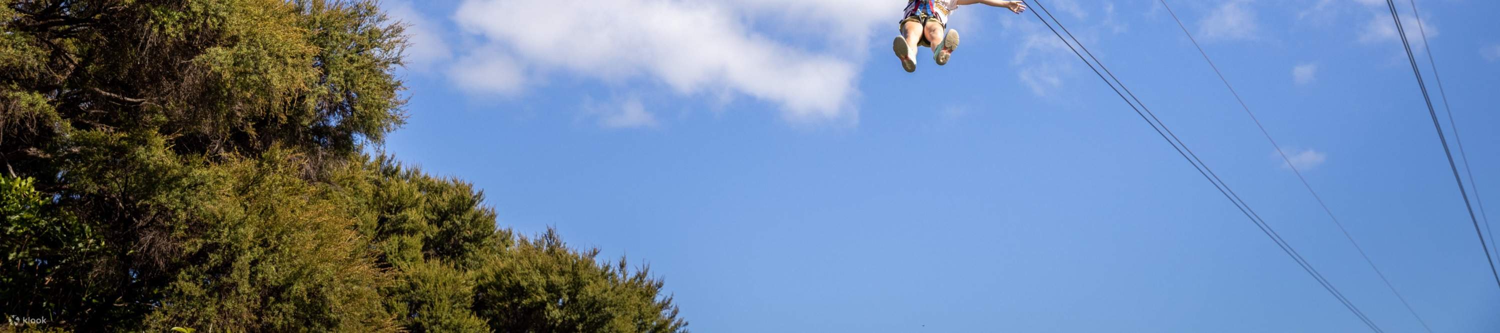 Pengalaman zipline yang memacu adrenalin