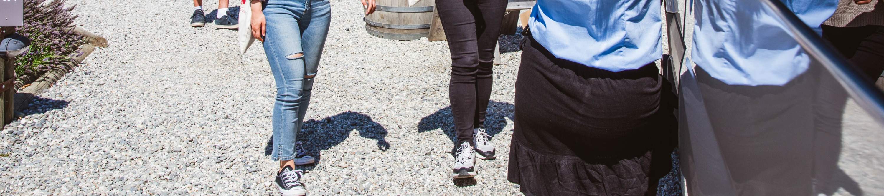 personas subiendo a un autobús