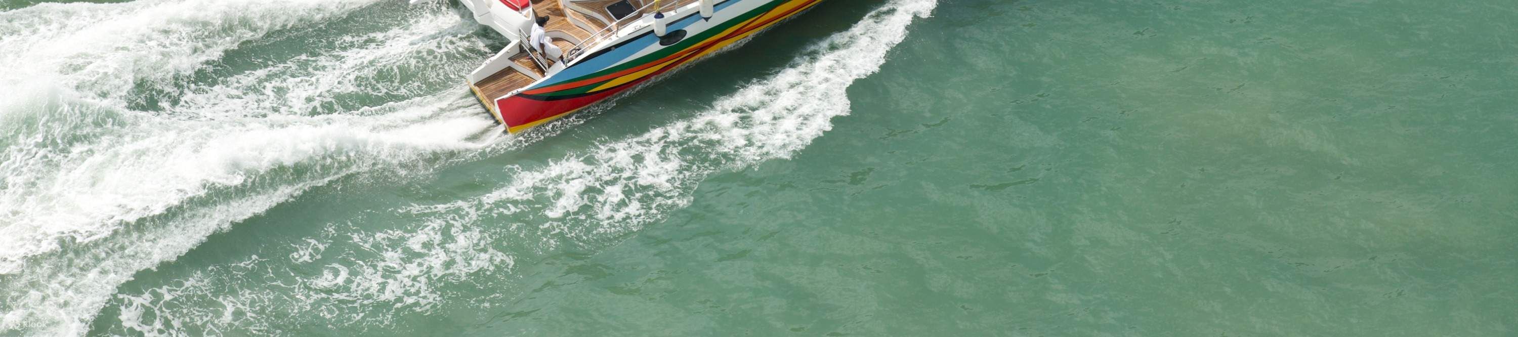 ล่องเรือชมพระอาทิตย์ตกดิน พร้อมกิจกรรมบานาน่าโบ๊ท/พายเรือคายัค ที่ลังกาวี