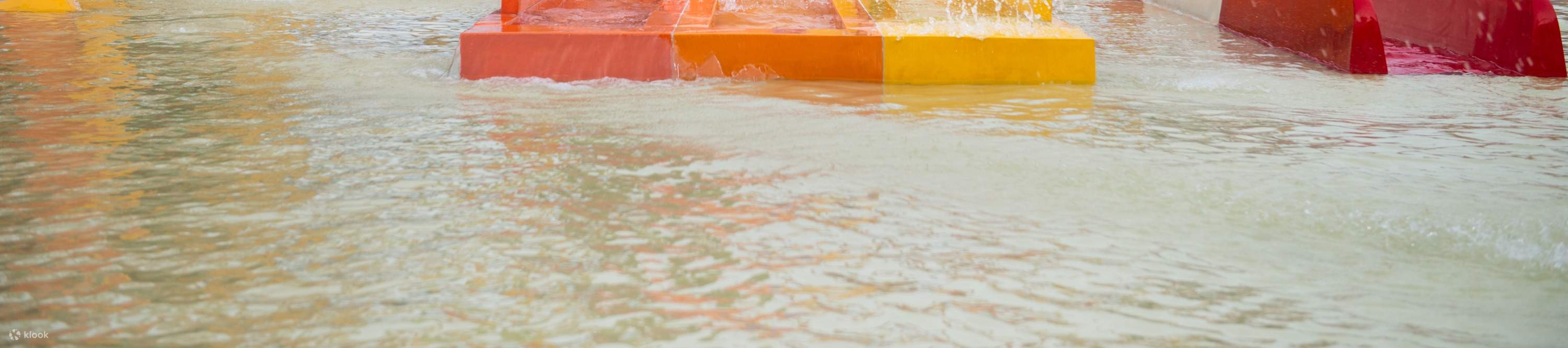 热带天堂水上乐园还设有19个色彩缤纷的滑水道，供孩子们玩乐