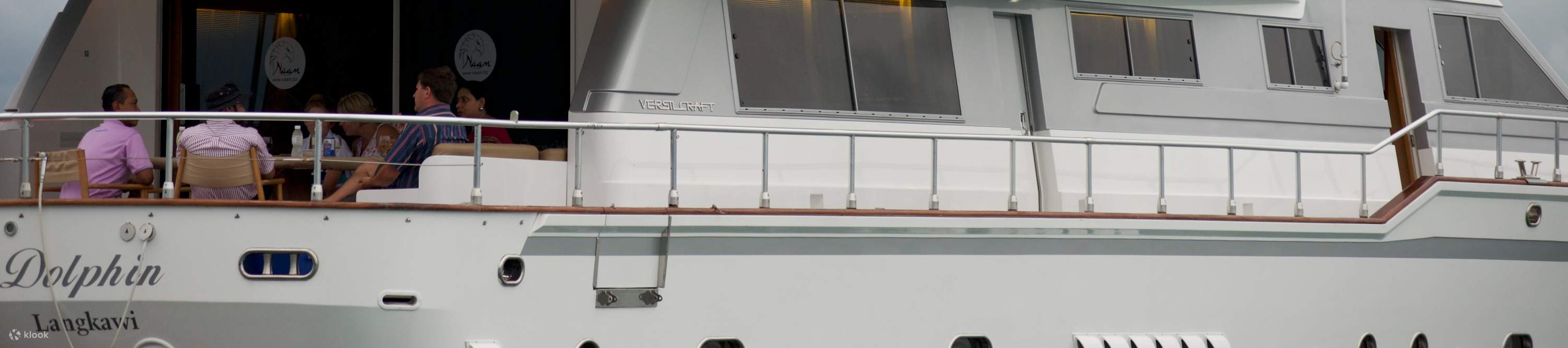 ล่องเรือชมพระอาทิตย์ตกดิน พร้อมกิจกรรมบานาน่าโบ๊ท/พายเรือคายัค ที่ลังกาวี