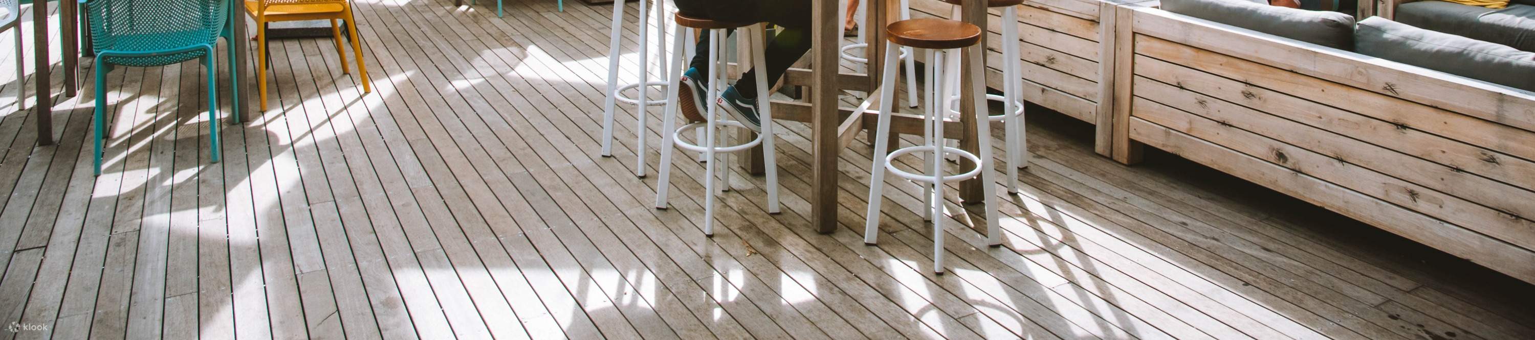 在户外享用午餐