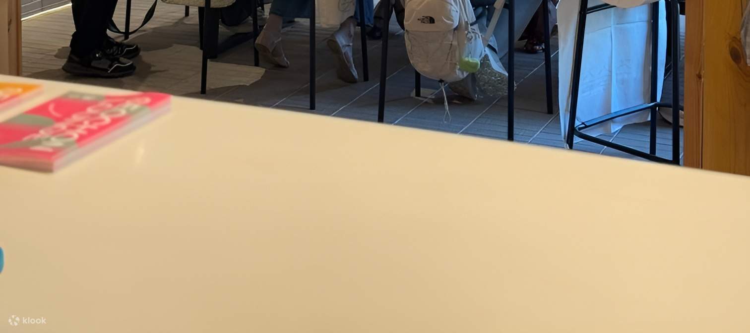 Atelier de fabrication de porte-clés de nœuds coréens Norigae dans la forêt de Séoul