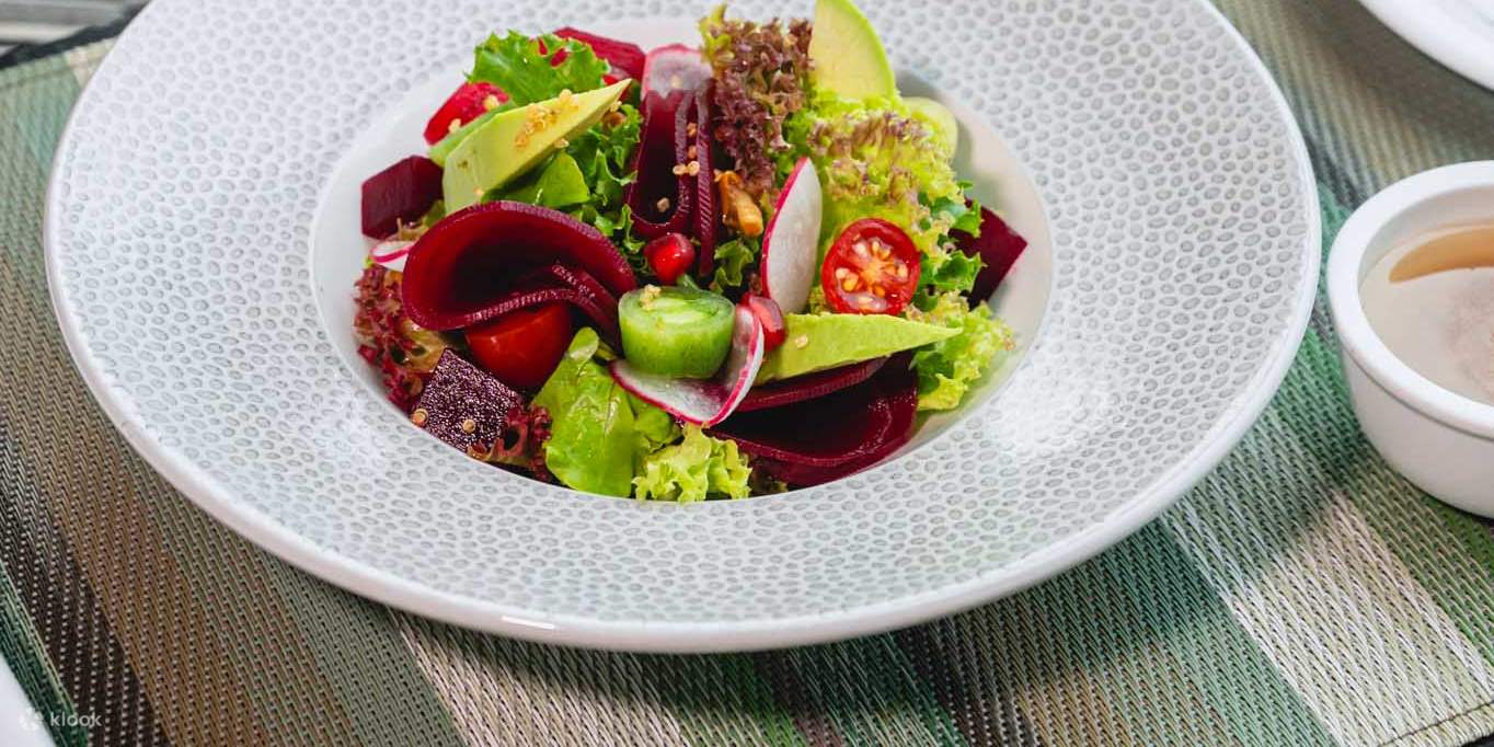 Ресторан и бар на крыше Up & Above в отеле The Okura Prestige Bangkok