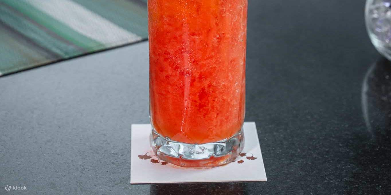 Ресторан и бар на крыше Up & Above в отеле The Okura Prestige Bangkok