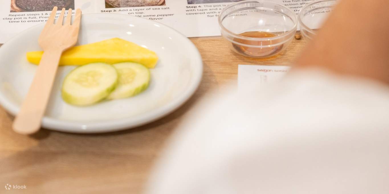 Degustazione di salsa di pesce artigianale vietnamita, la prima del suo genere