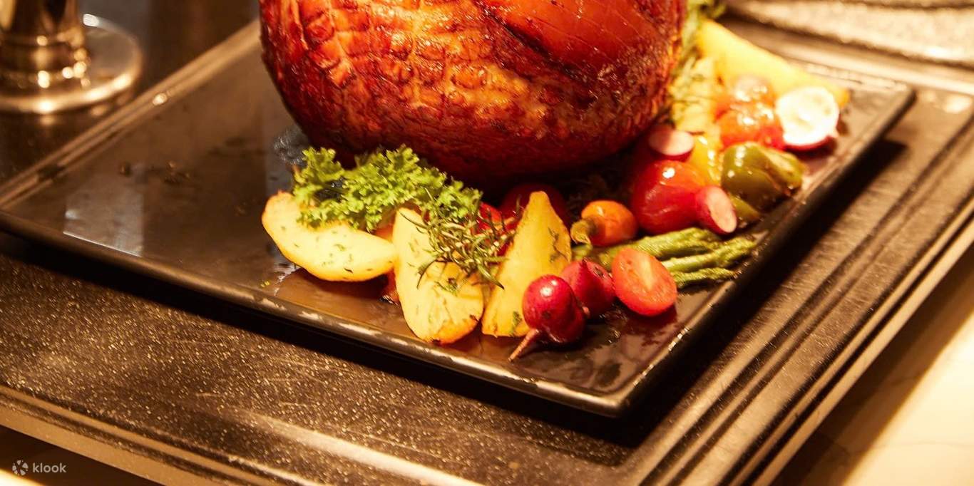 Buffet at Sheraton Hanoi Hotel (Oven D'or Restaurant)