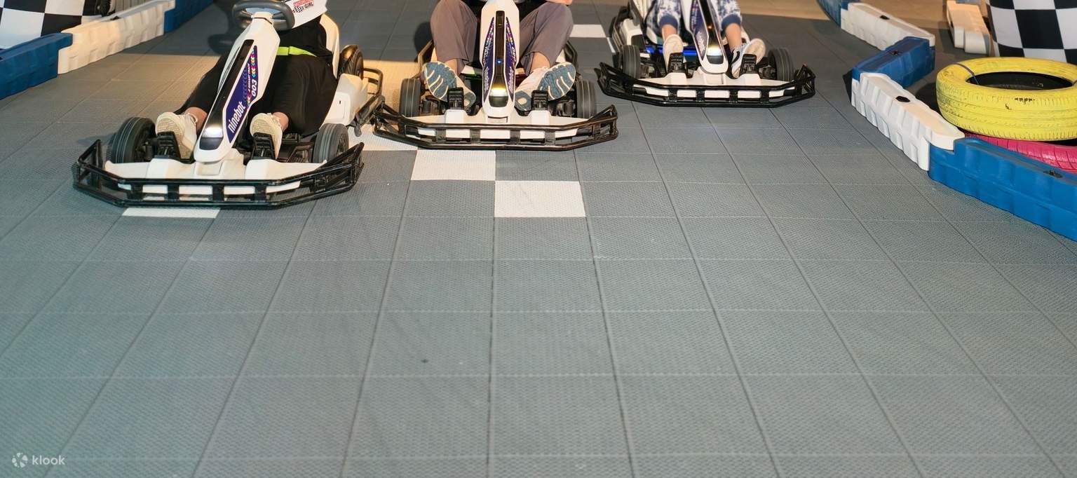 สนามแข่งรถ E-GoKart • แข่งกับเพื่อนและครอบครัว