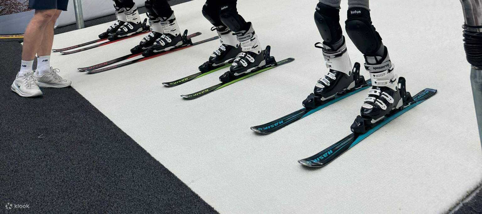 Уроки катания на лыжах и сноуборде в Сингапуре