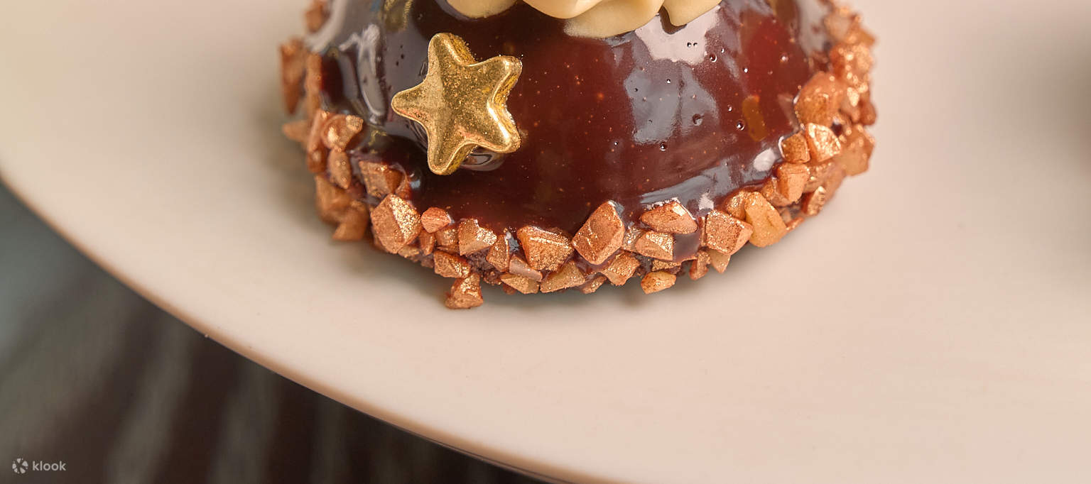 Set per il tè pomeridiano al Peacock Alley del Waldorf Astoria Bangkok