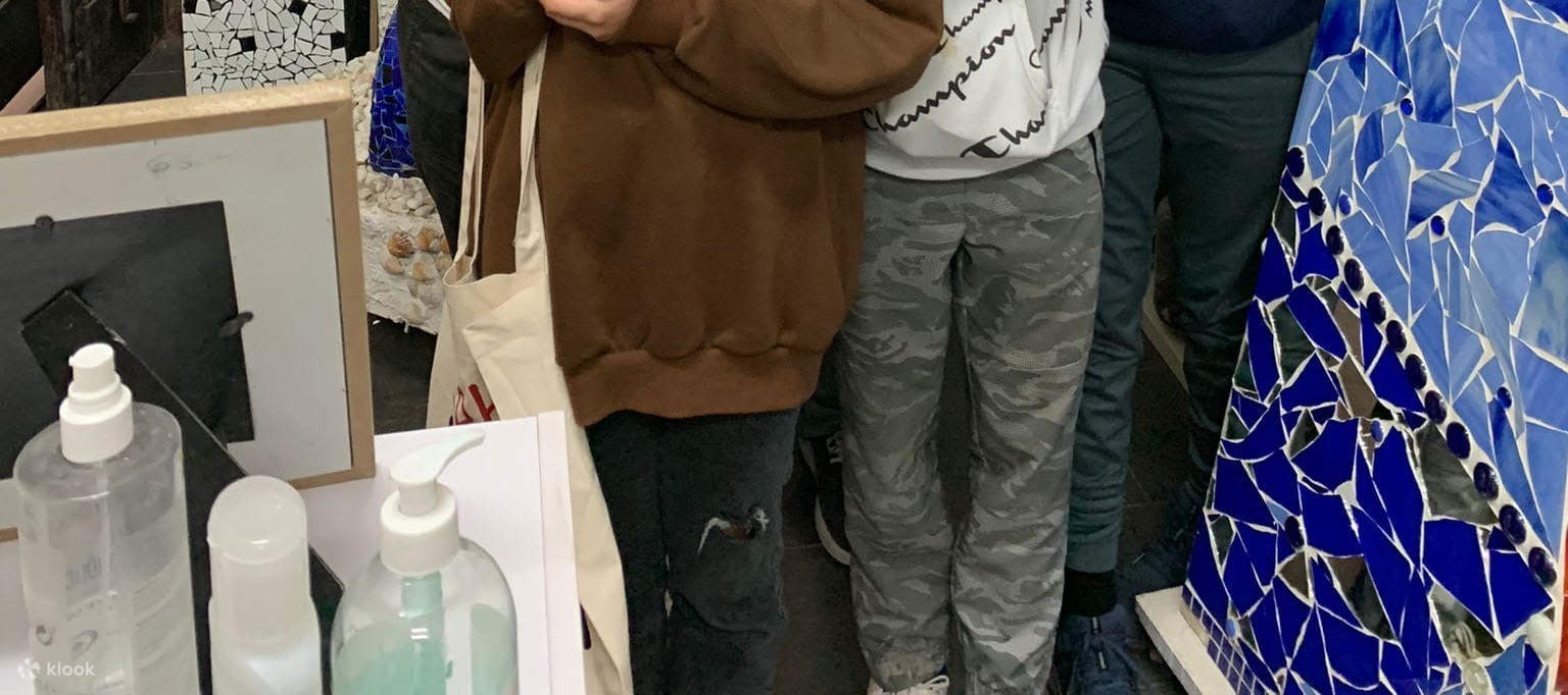 Trencadis Mosaic Class in Barcelona