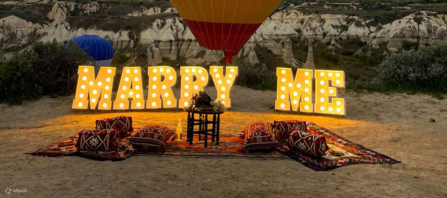 Konsep Marry Me dengan pemotretan di Cappadocia