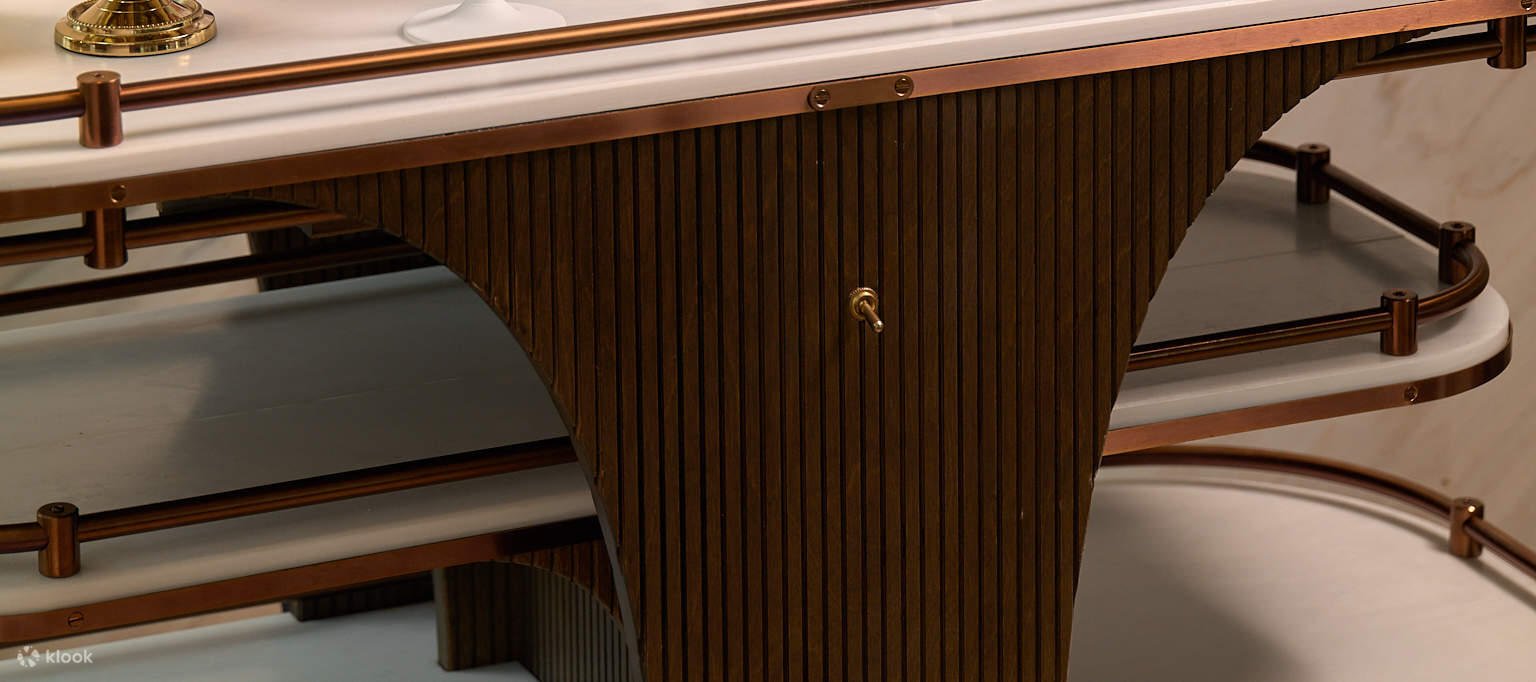 방콕 피콕 앨리 애프터눈 티 세트 by Waldorf Astoria