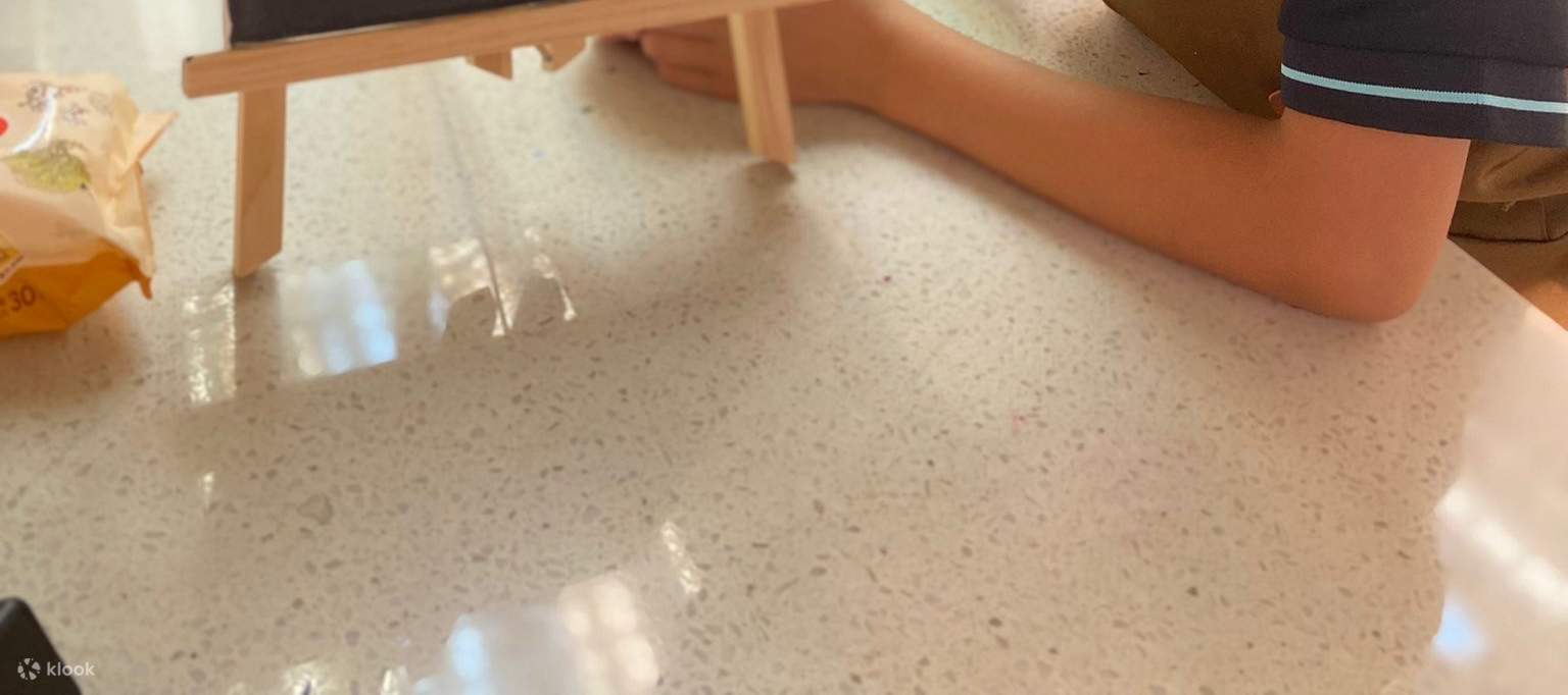 IRREGULart-Tsim Sha Tsui-Laboratorio di arte con luci al neon