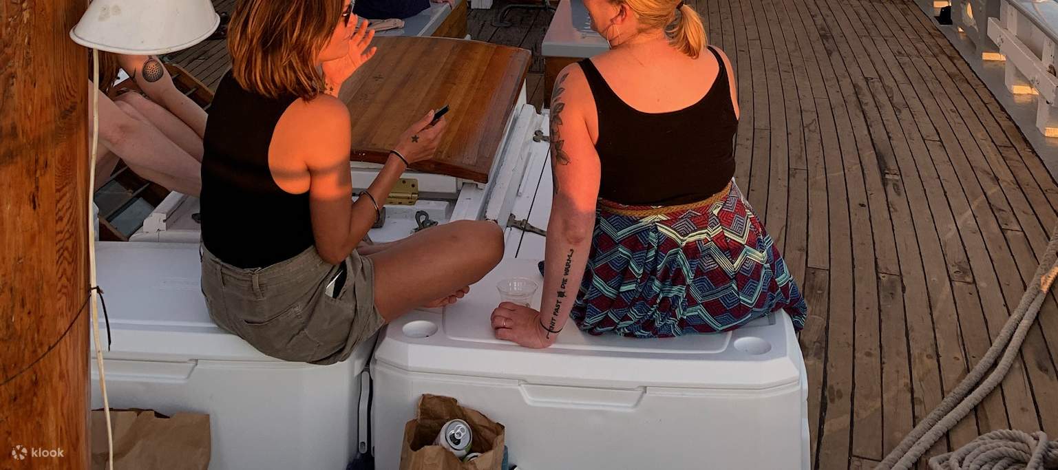 Sunset Windjammer Cruise Sepanjang Pantai Portland, Maine