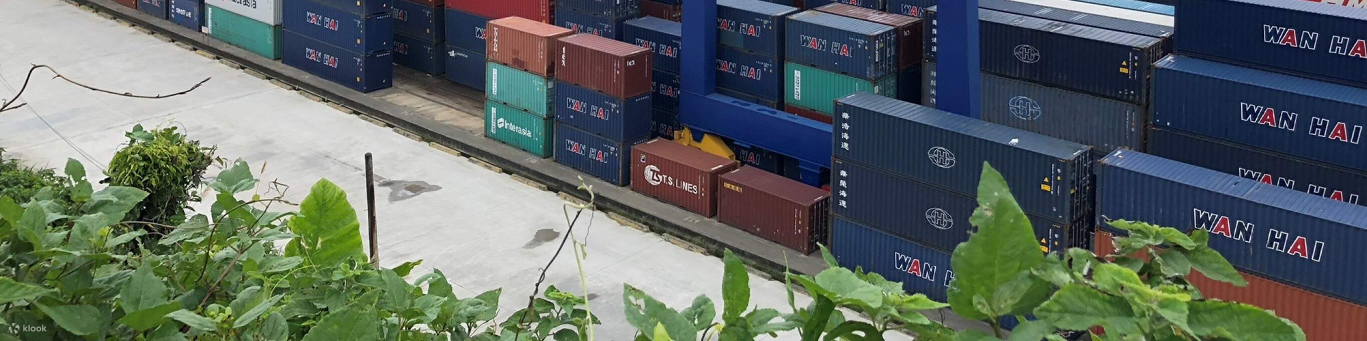 Khung cảnh làm việc tại bến tàu là như thế nào?