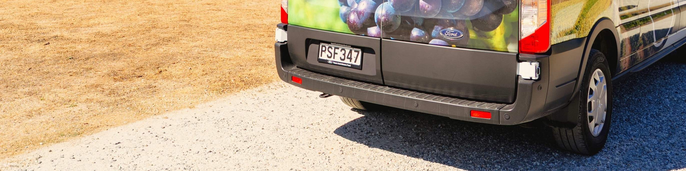 Путешествуйте с комфортом и стилем в одном из наших роскошных минивэнов.