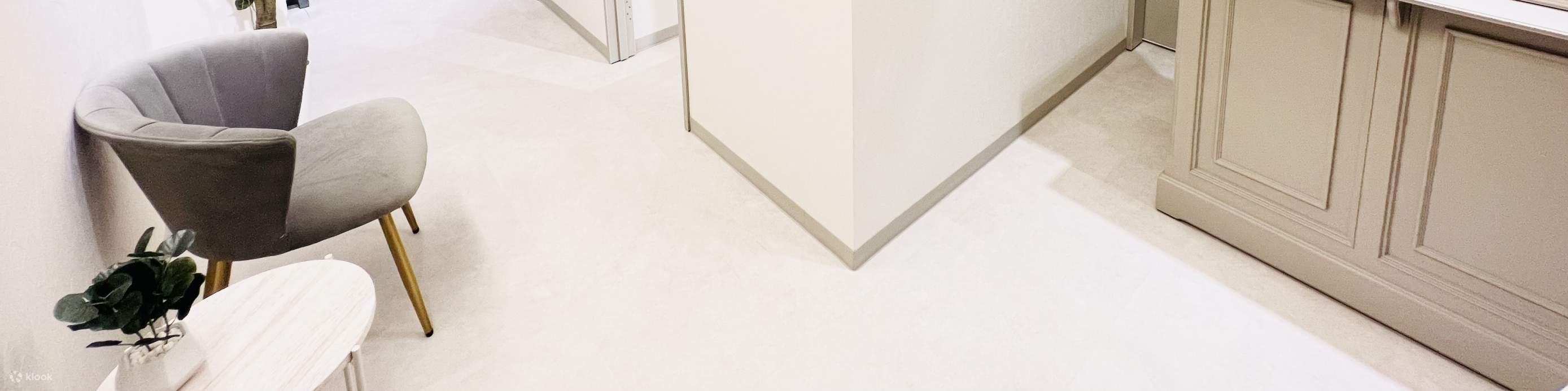 池袋站東口步行4分鐘【距離池袋PARCO僅步行3分鐘♪】店內提供多種海外配件，在套餐範圍內即可選擇