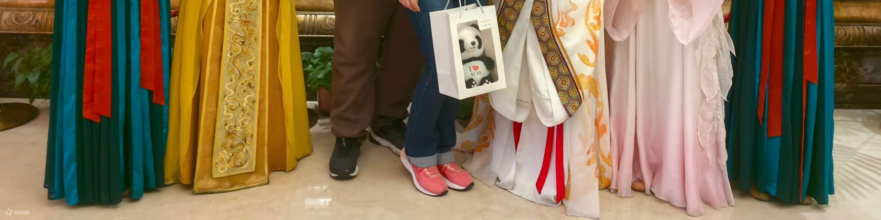 Spettacolo di Canti e Danze della Dinastia Tang al Tang Music Palace: L'Imperatrice della Dinastia Tang (Banchetto di Ravioli/Banchetto di Palazzo)