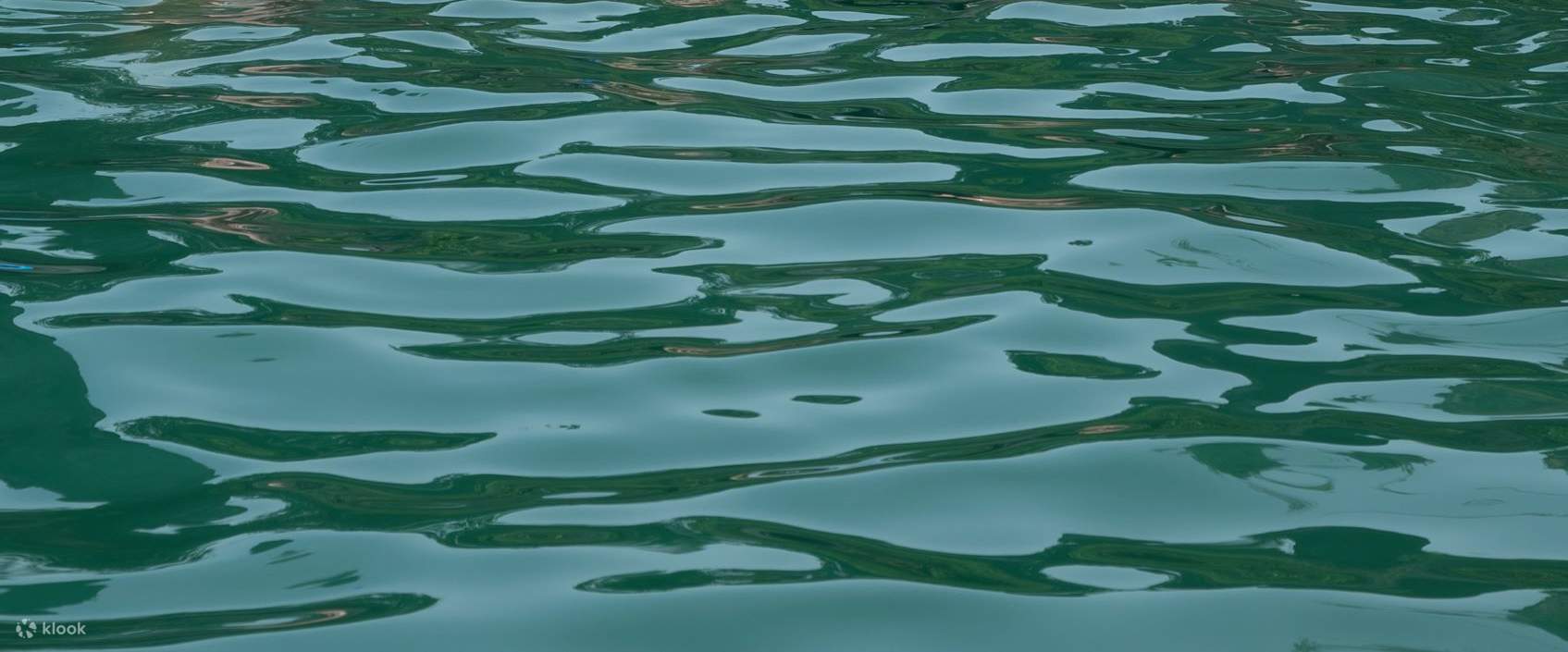 ว่ายน้ำที่เกาะกูดุ