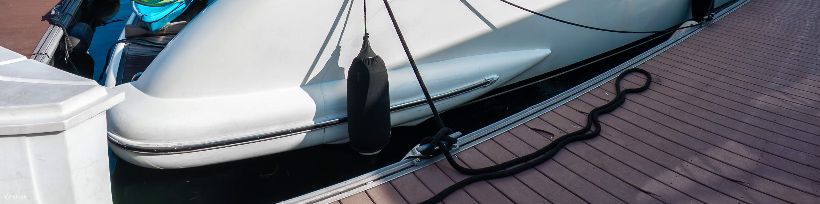 貸切プレミアムヨットチャーター ゼンシー3号（シンガポール / Zenithyachtcharters提供）