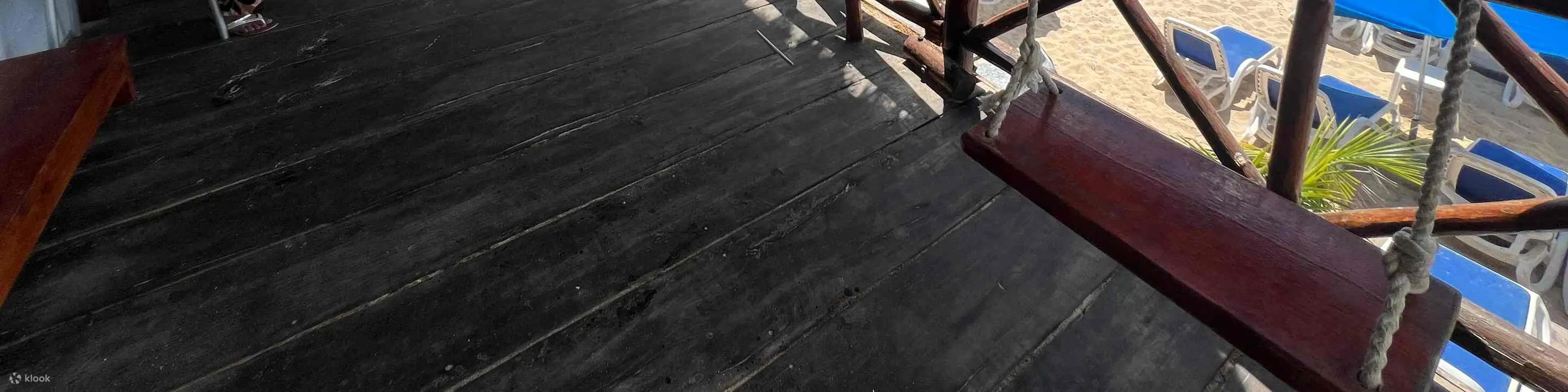 在科苏梅尔海滩俱乐部（Cozumel Beach Club）享受白沙滩、清爽的鸡尾酒和无尽的欢笑