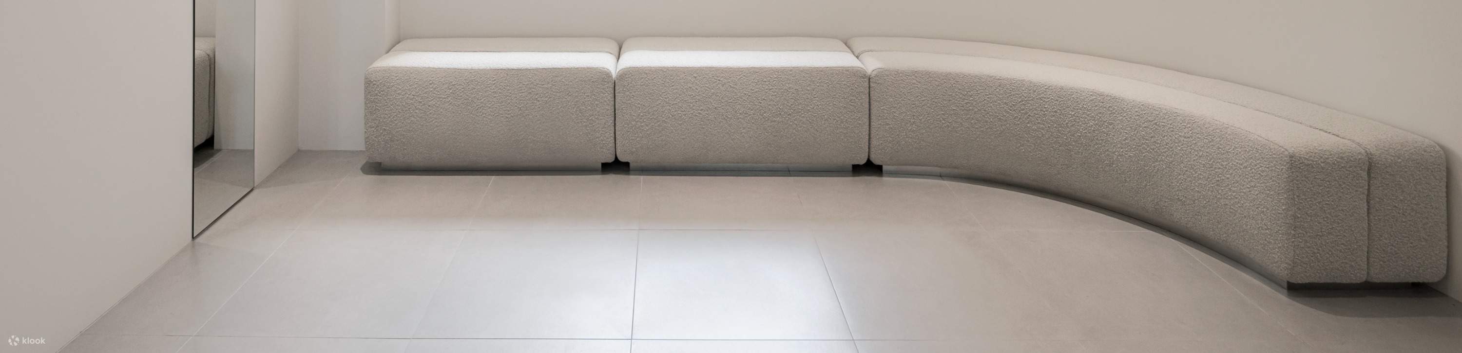 Wait in a spacious and pleasant space