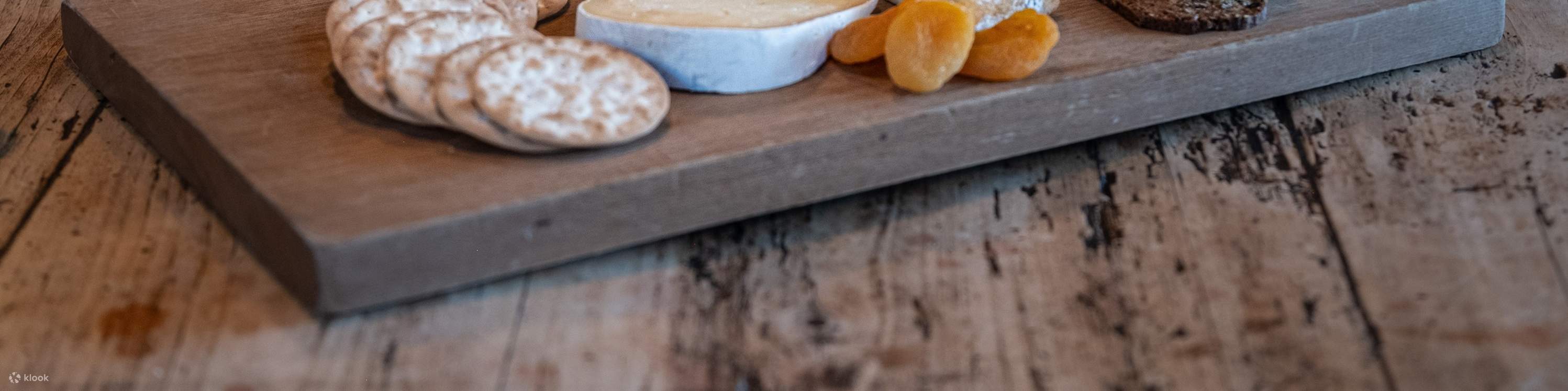 Сырная тарелка для сопровождения дегустации вин