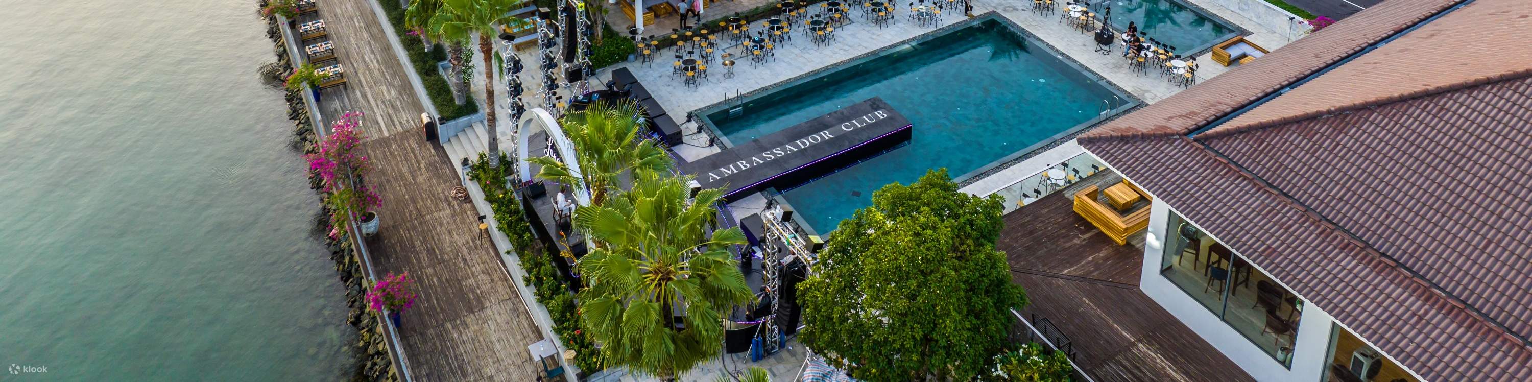 Club Embajador Ana Marina