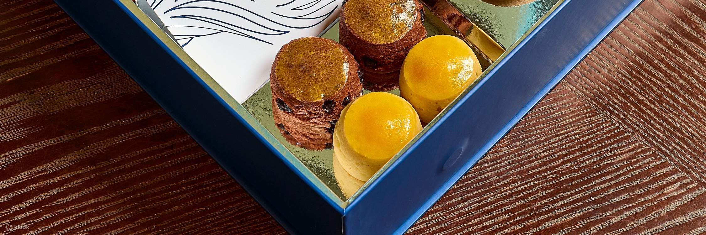 방콕 피콕 앨리 애프터눈 티 세트 by Waldorf Astoria