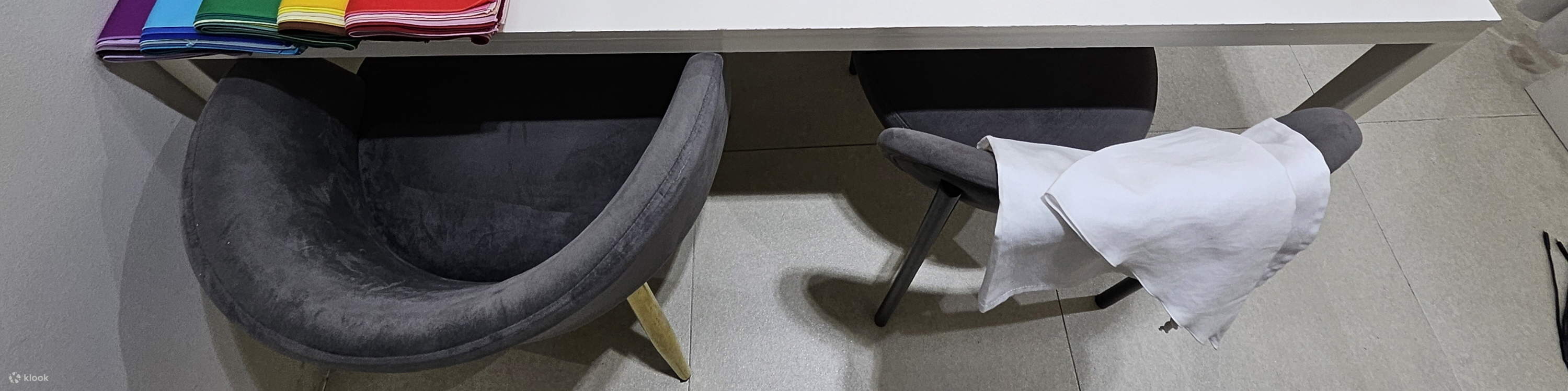 [ Kain Warna ] Gunakan lebih kurang 150 kain warna berdasarkan sistem warna PANTONE standard global untuk mencari warna TERBAIK/TERBURUK anda. Bukan sahaja tepat tetapi juga dengan 'nama warna standard industri' anda boleh mencari/menemui dengan mudah.