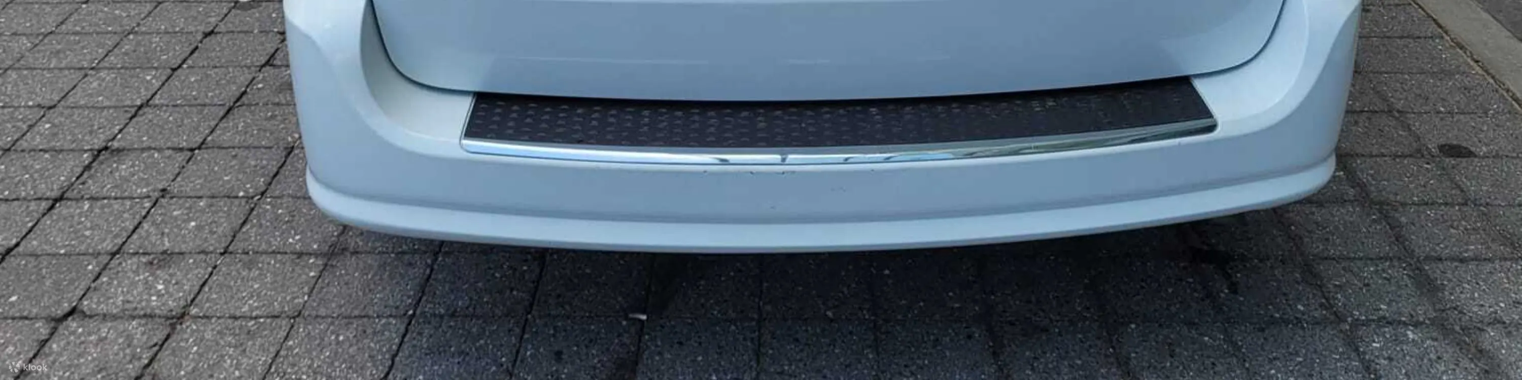 享受无压力的交通体验，为每位旅客提供宽敞的座位和优质的设施