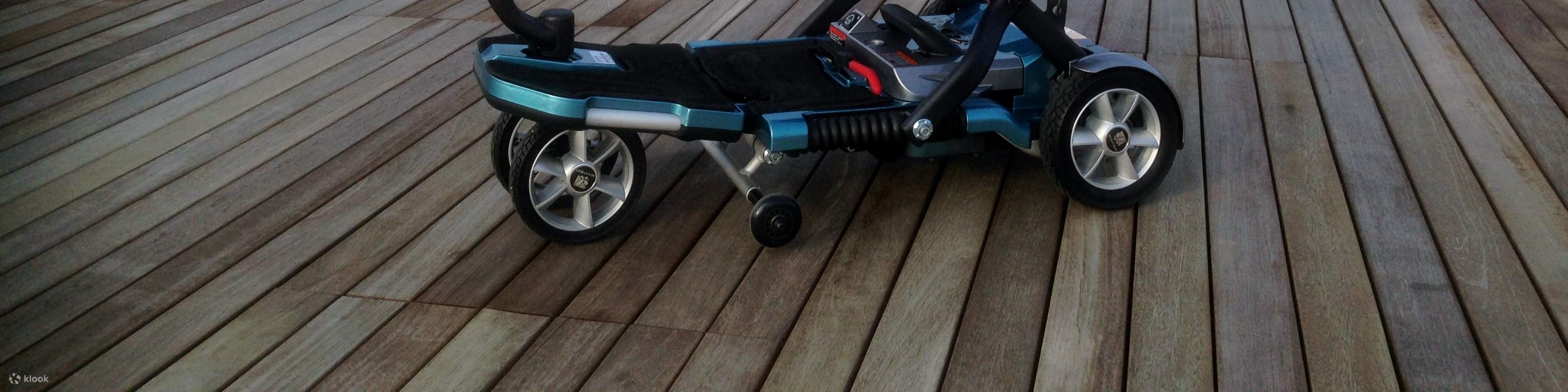 모든 지형에 적합하며 버스 및 기차에서 사용 가능합니다.