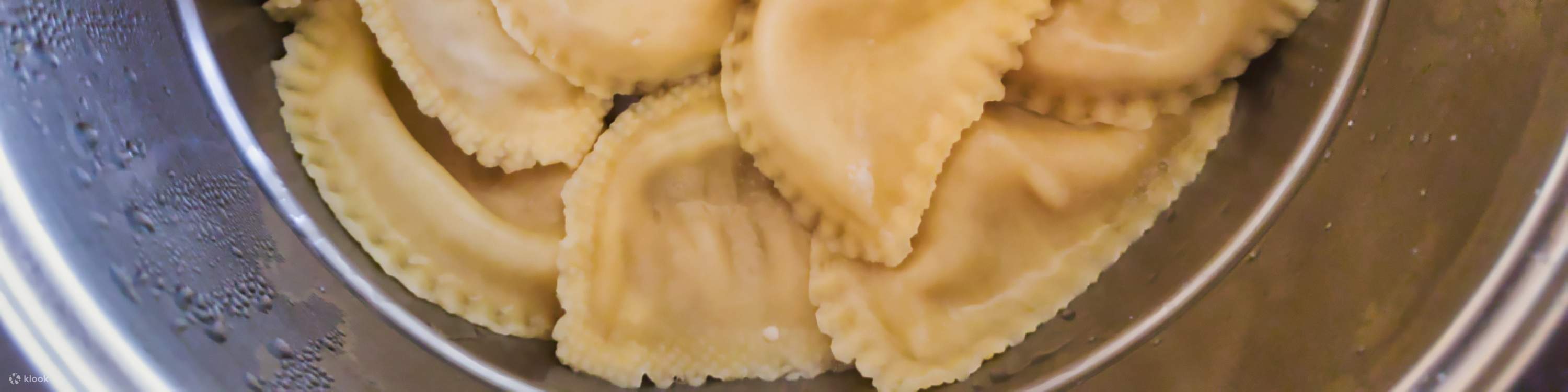 신선한 홈메이드 파스타