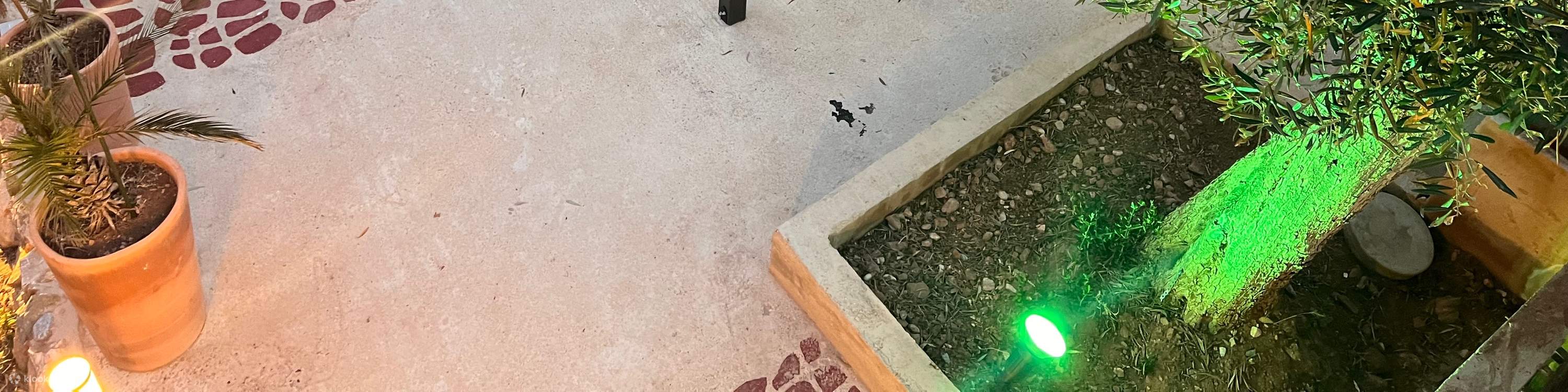 Athens , Hy Lạp : Xưởng làm dép da thủ công