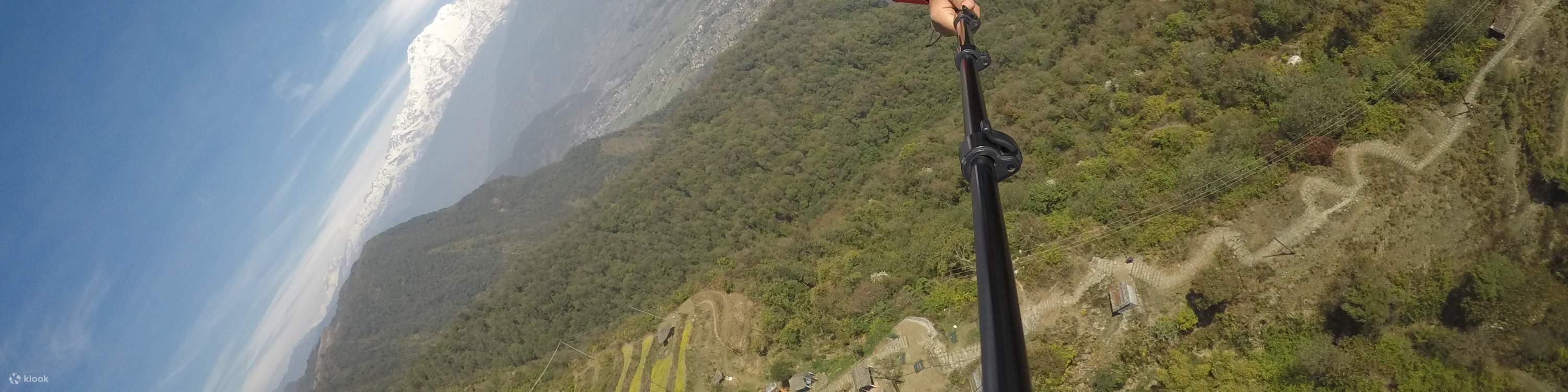 하늘 높이의 스릴과 급류: 번지, 패러글라이딩, 래프팅의 날