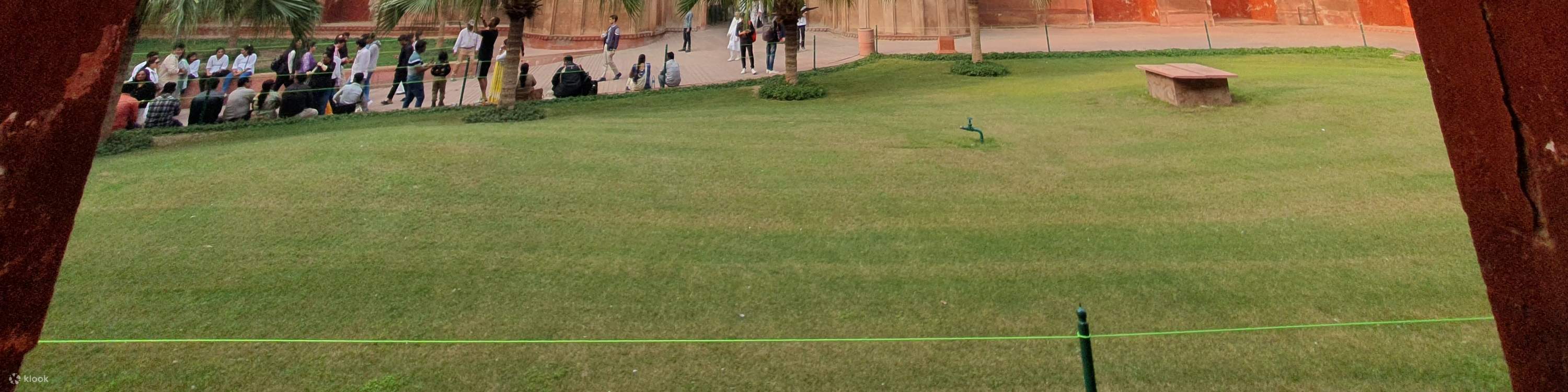 From Delhi: Same Day Taj Mahal & Agra Tour with Private Photographer