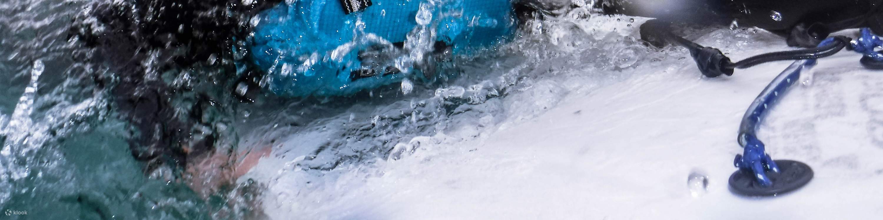 Surf en rivière sur les rapides d'eau vive à Queenstown