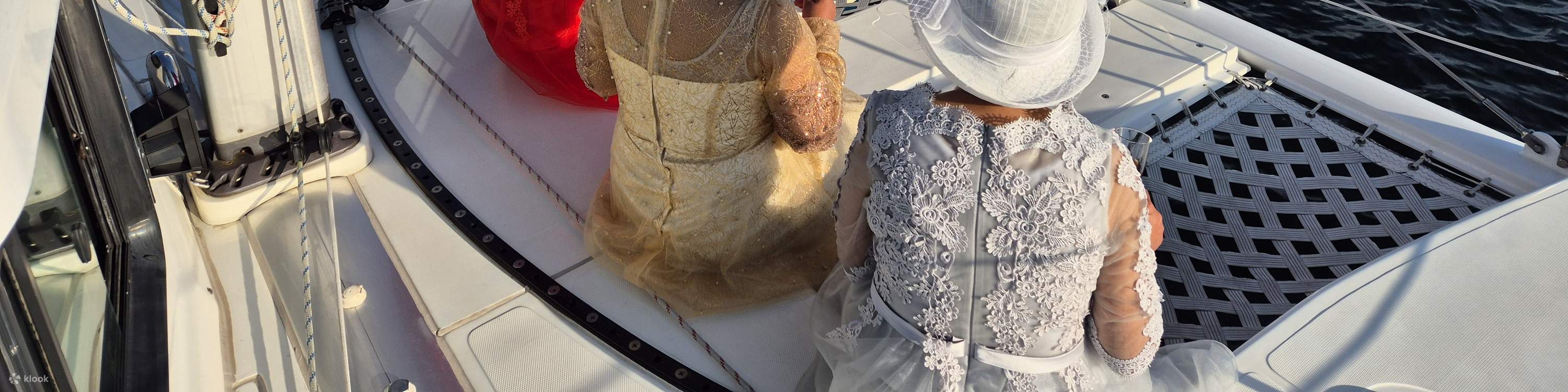 Il catamarano offre una stabilità eccezionale, permettendoti di goderti il mare di Yeosu in tutta comodità anche durante la navigazione.