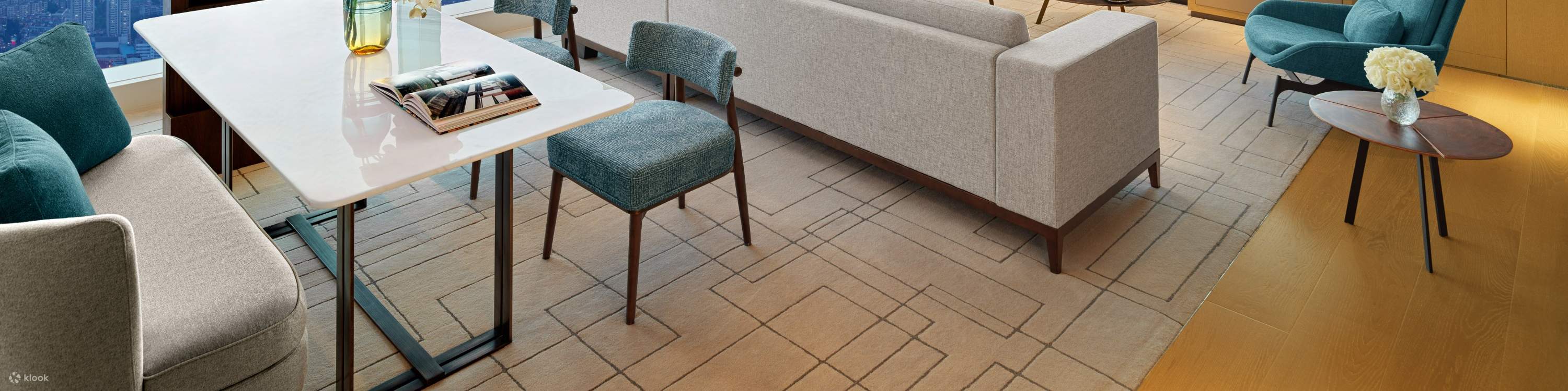 Executive Panoramic Suite Living Room