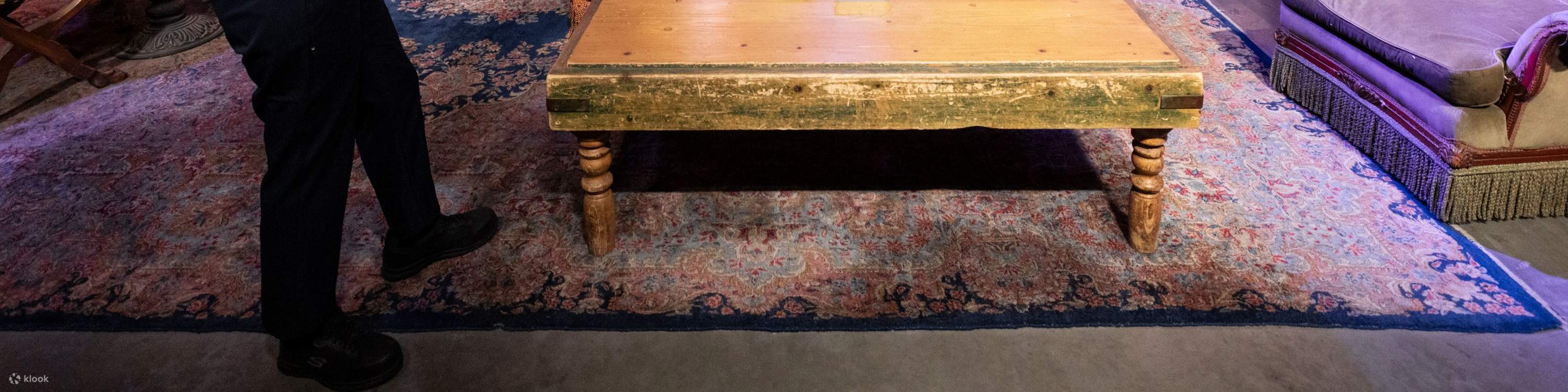 近距離感受好萊塢的魔力，在華納兄弟好萊塢影城之旅中參觀您最愛的電視劇，如《老友記》的拍攝場景。