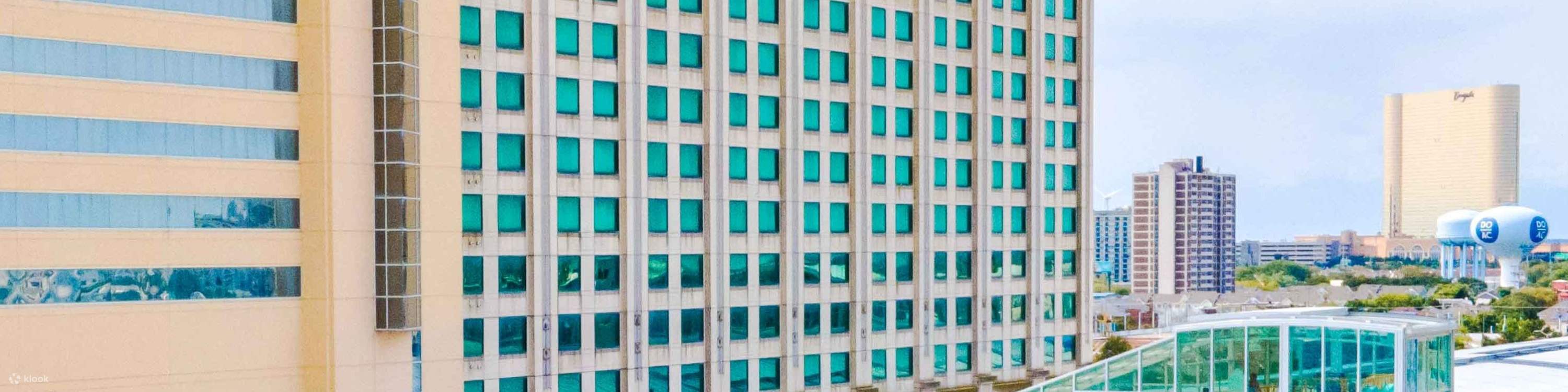 Отправляйтесь в Showboat в Атлантик-Сити, чтобы весело провести время в аквапарке