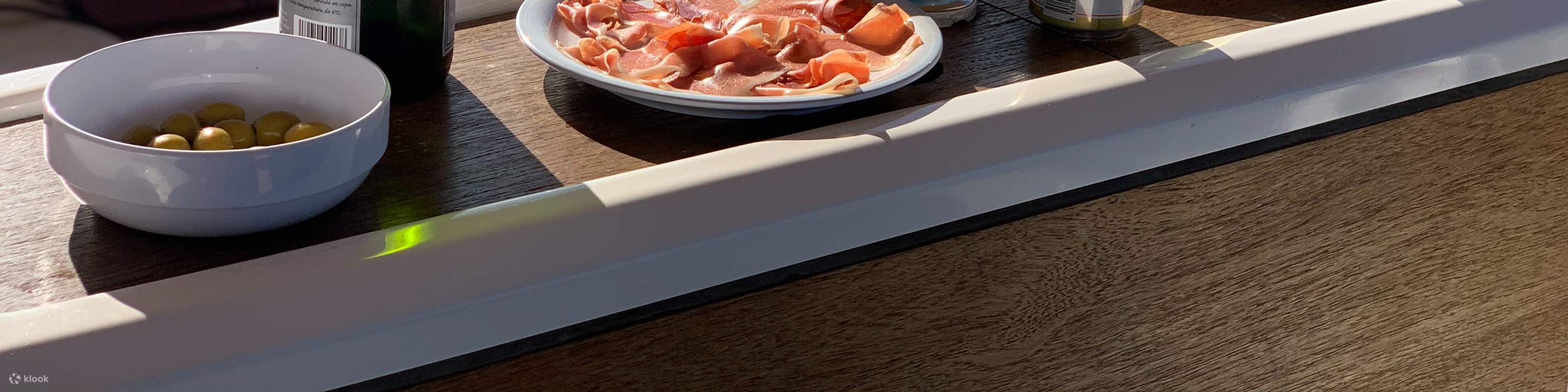 免費小吃和開放式吧枱