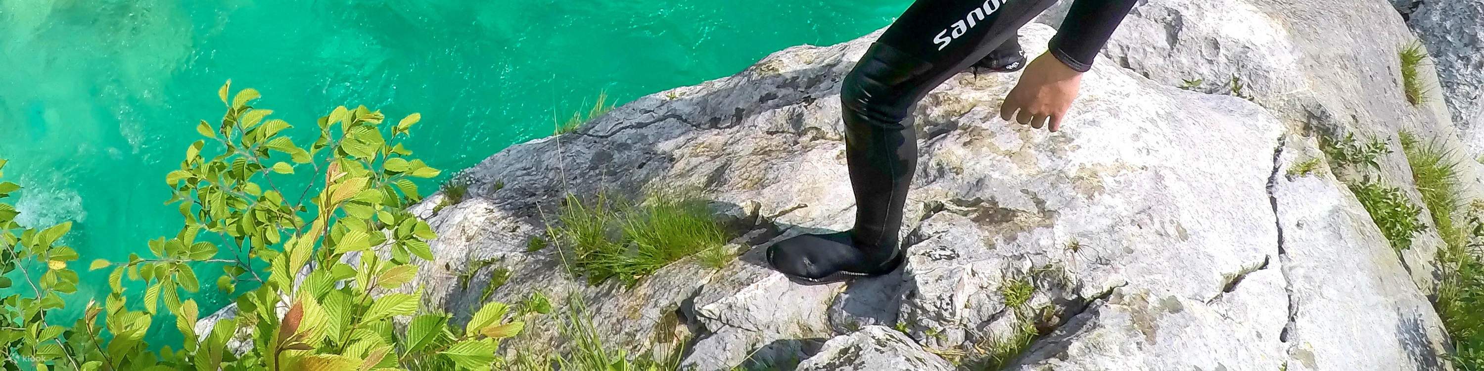 Pengalaman Berakit di Soca River