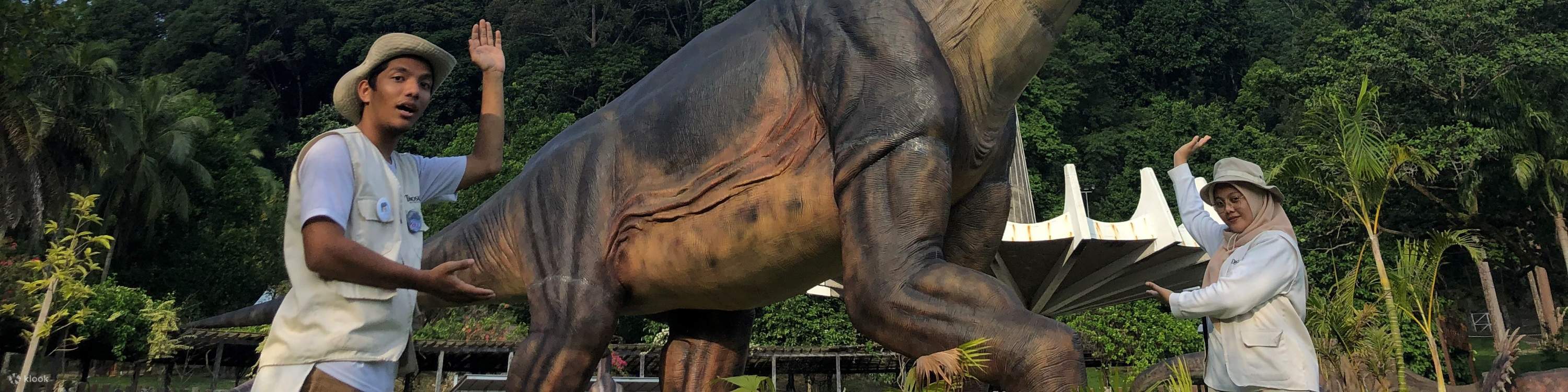 Machen Sie ein Foto mit riesigen Dinosauriern