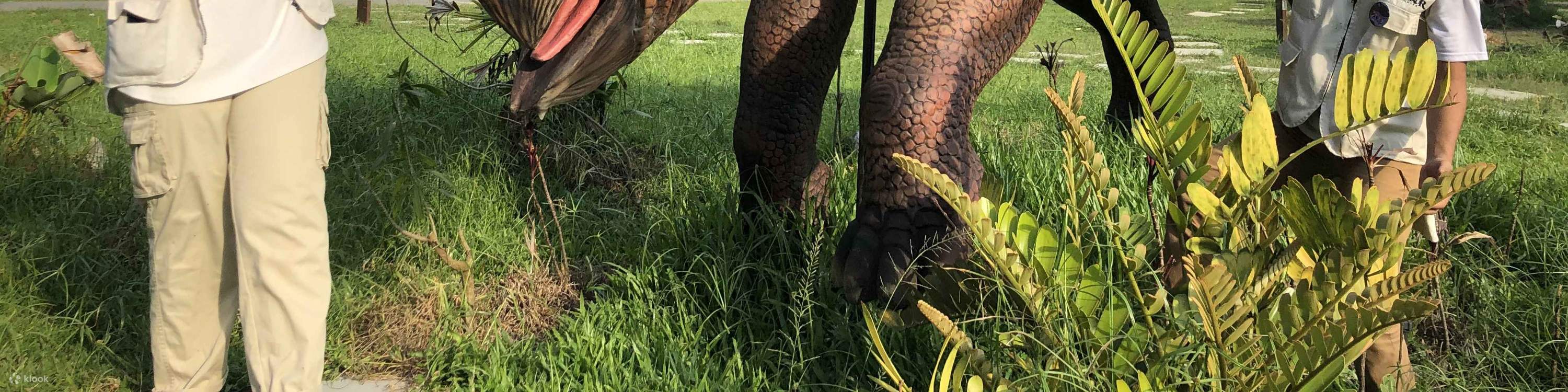 Hãy tưởng tượng bạn chụp ảnh cùng khủng long thật