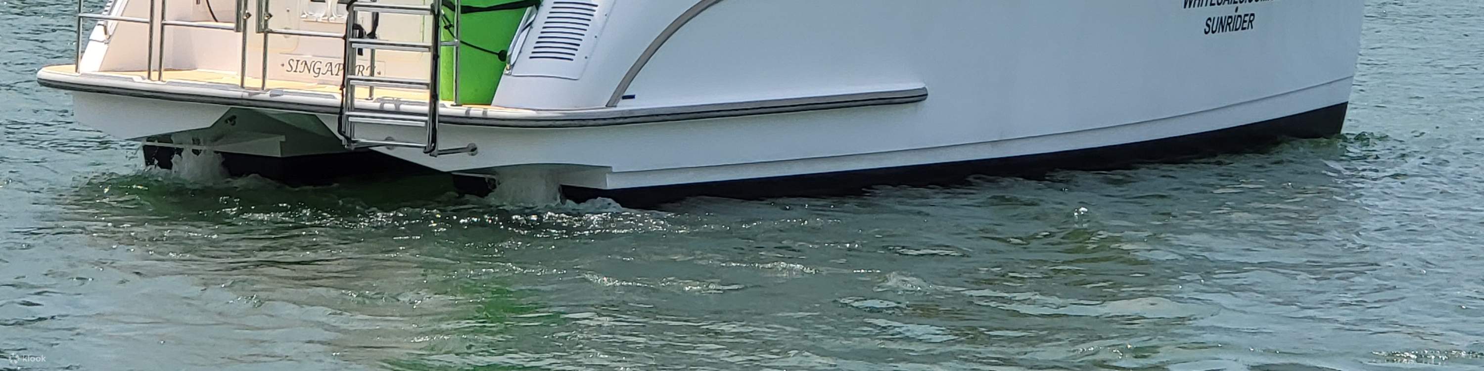 Alquiler de yates privados en Singapur con White Sails