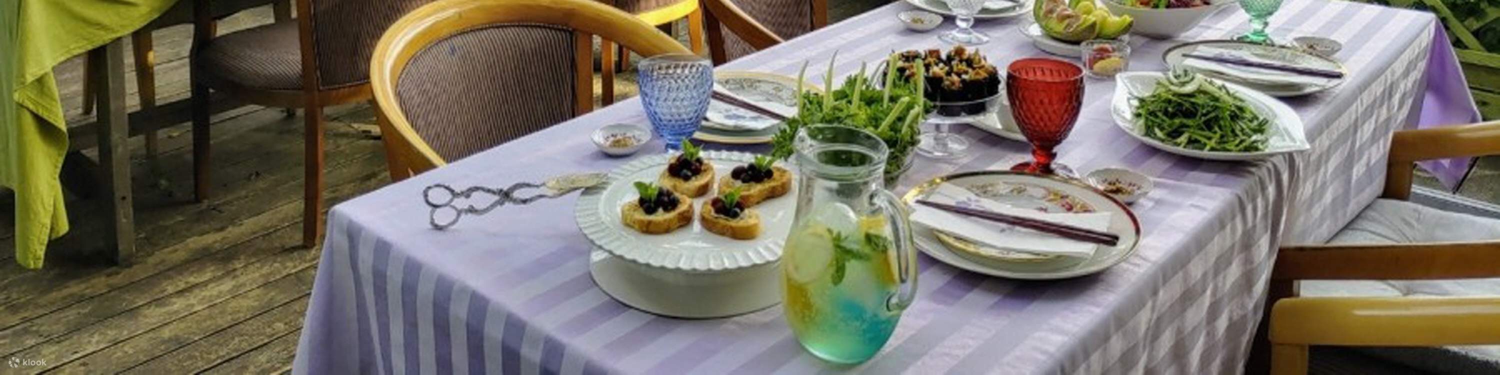 海雲台（ヘウンデ）のオーシャンビューを眺めながらシーフードディナーをお楽しみください。本プランには市場見学は含まれていません。