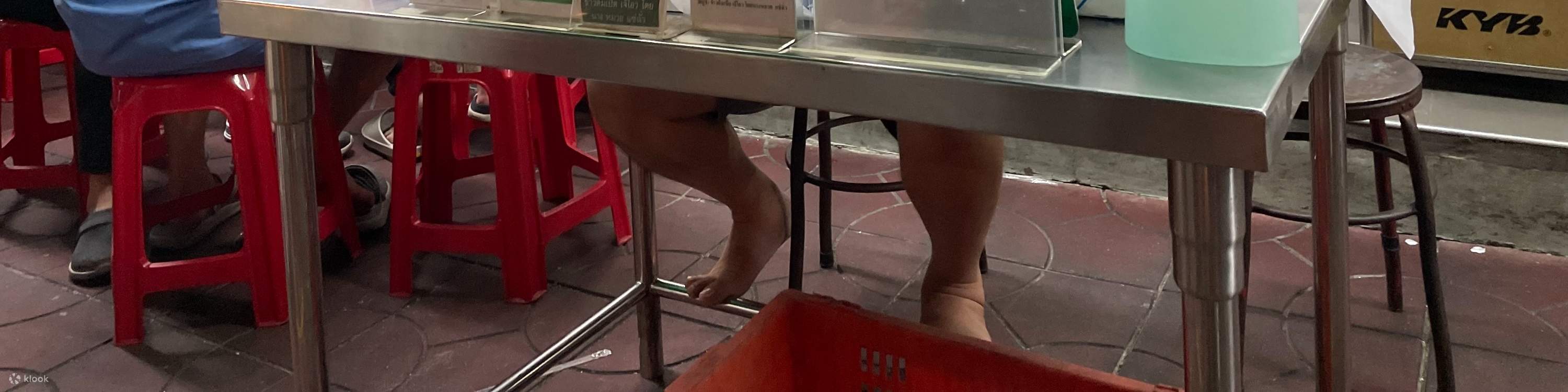 Jeh O và Jay Fai Bangkok xếp hàng bao lâu